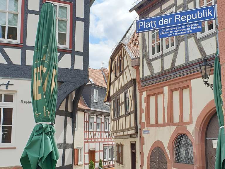 Gelnhausen Untermarkt mit Romanischem Haus Gelnhausen