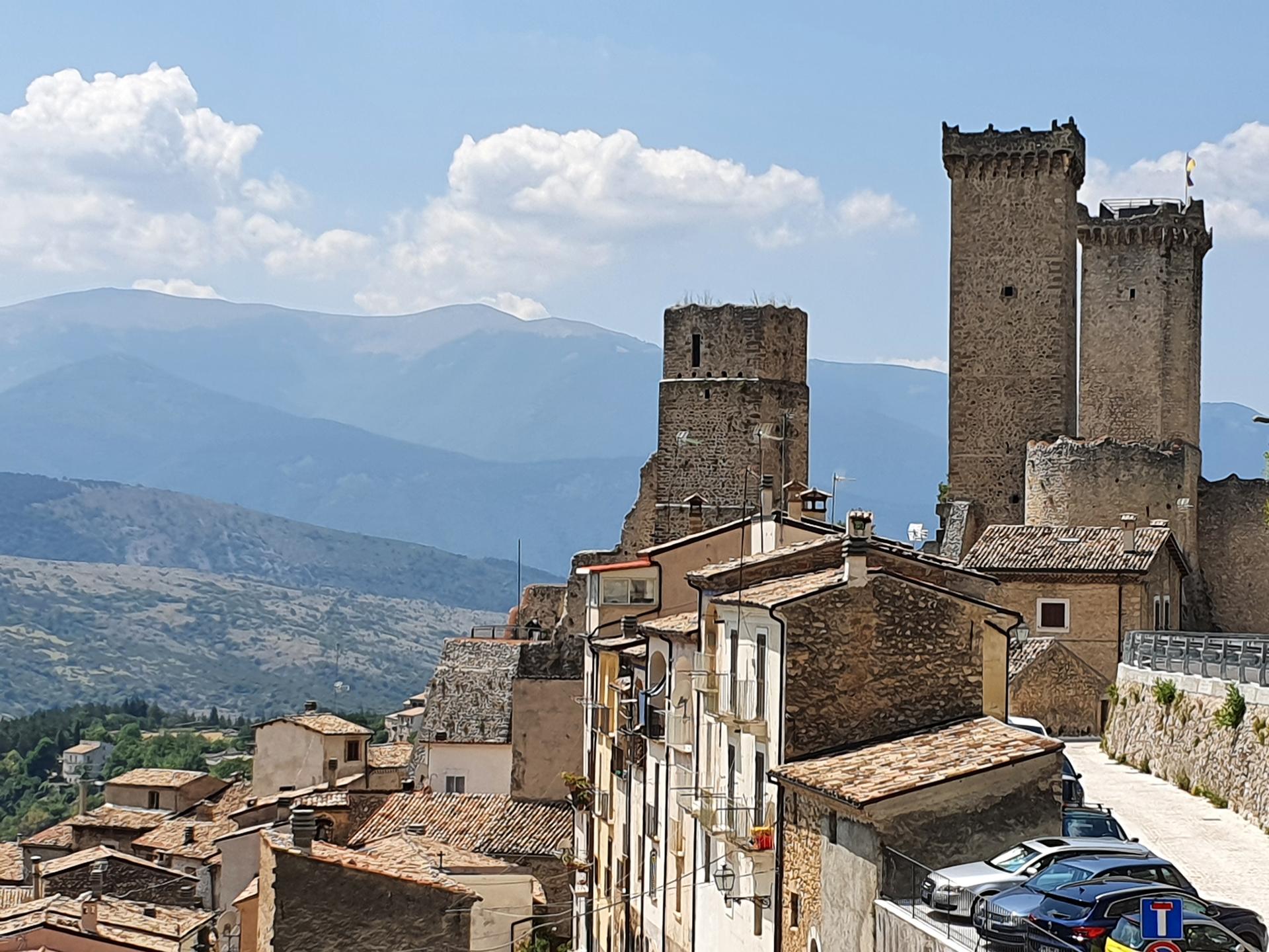 Los mejores 20 castillos {{ guide.region.name_prep_es|safe } | Komoot, image size:1920x1440