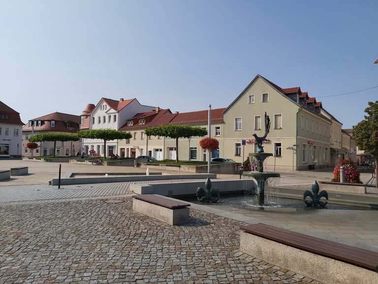 Marktplatz Elsterwerda mit EBikeLadestation Radtouren und Radwege