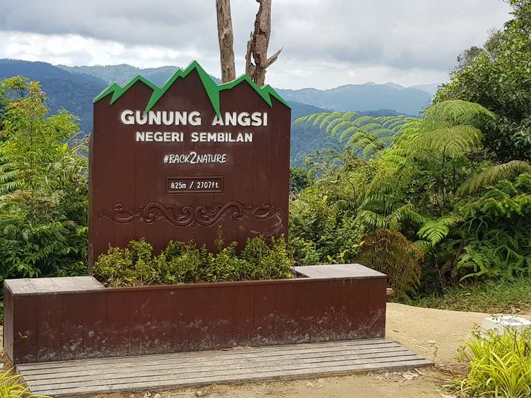 Gunung Angsi Peak: Wanderungen Und Rundwege 