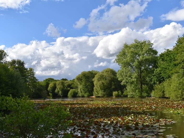Riverside Garden Park Horley Reigate And Banstead Hiking Tips Photos Komoot