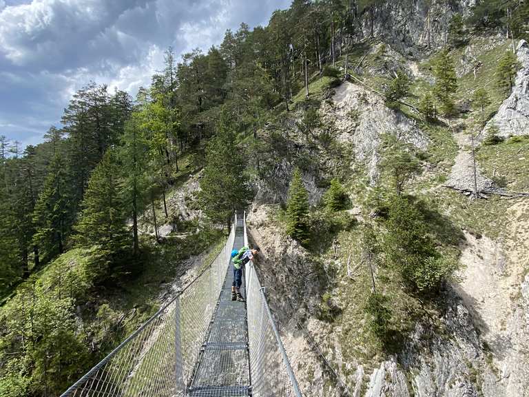 Hängebrücke Touren und Karten komoot