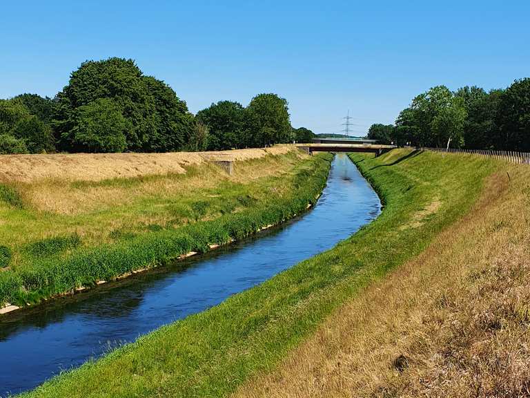 An der Emscher entlang fährt man fast alleine Radtouren und Radwege