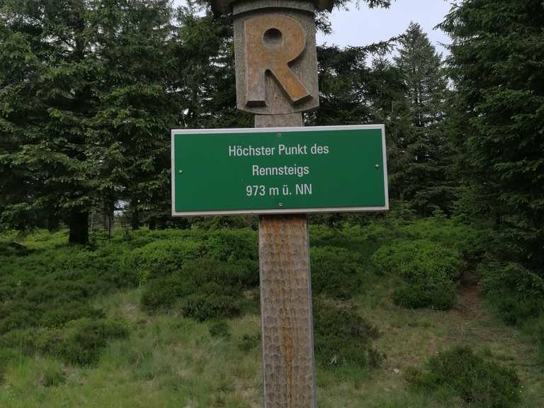 Höchster Punkt des Rennsteigs (973 Meter): Wanderungen und Rundwege ...