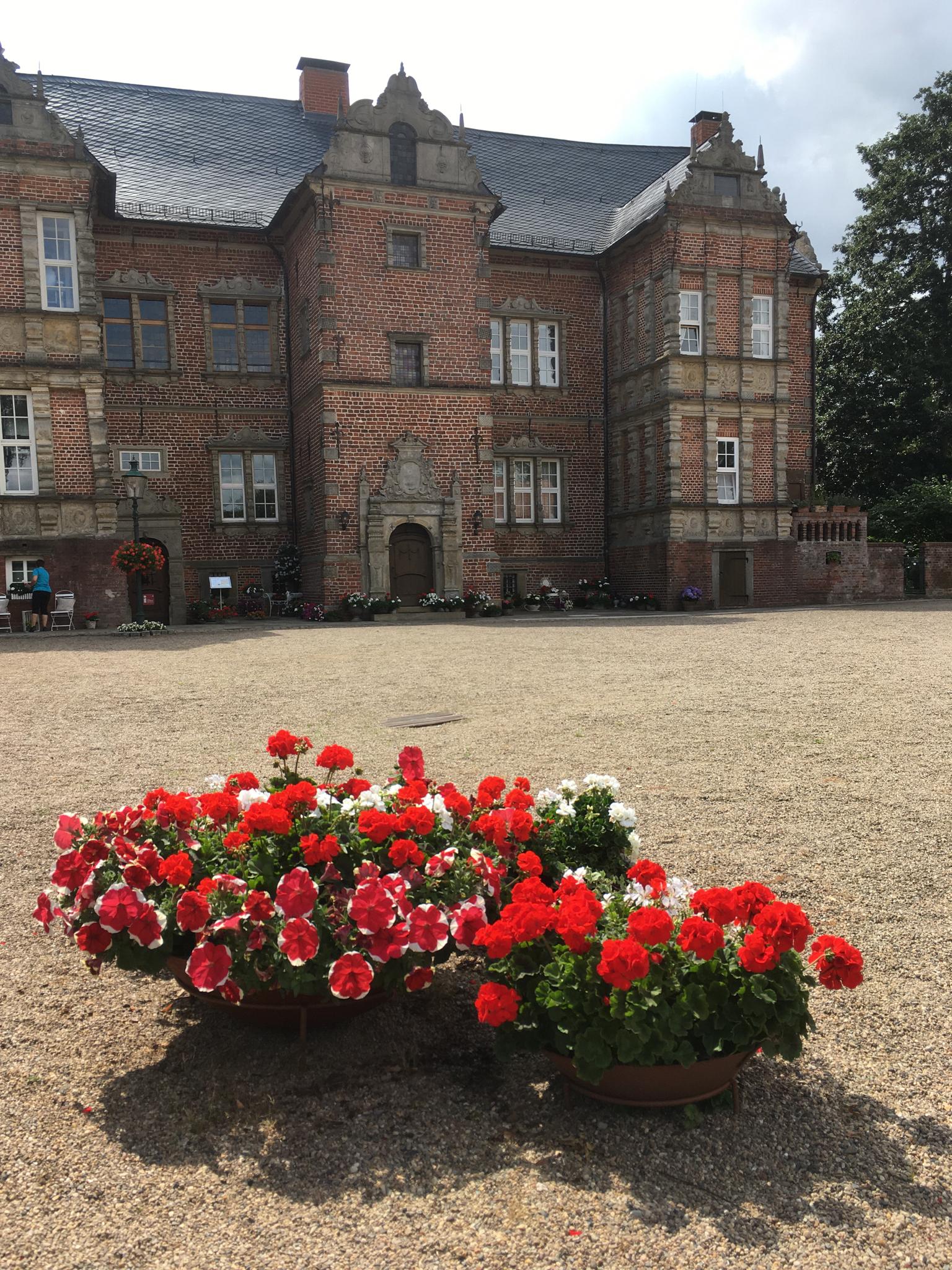 Schloss Erbhof In Thedinghausen - Thedinghausen, Verden | Radtouren ...