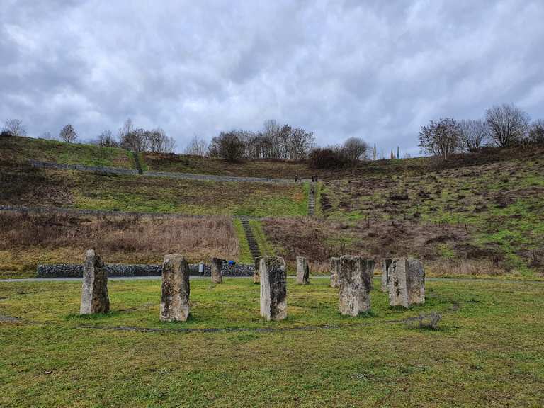 Steinkreis Hungerberg: Wanderungen und Rundwege | komoot