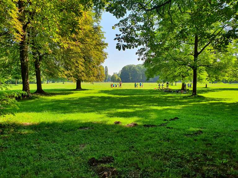 Eisbachwelle Englischer Garten, München Runde von Bonner Platz
