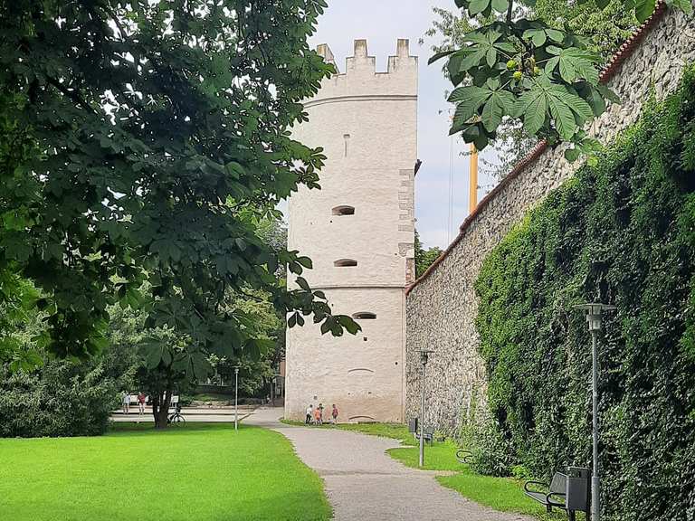 Hirschgraben mit Halbrundturm Wanderungen und Rundwege komoot