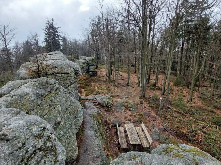 Kreuzfelsen Wanderungen und Rundwege komoot