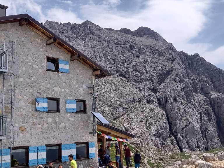 Climb to Rifugio Velo della Madonna | hike | Komoot