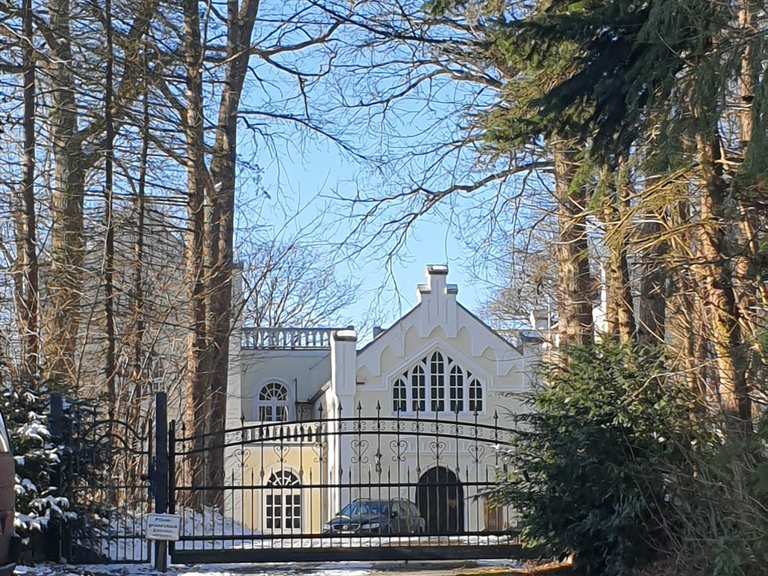 Belauer Schloss Wanderungen und Rundwege komoot