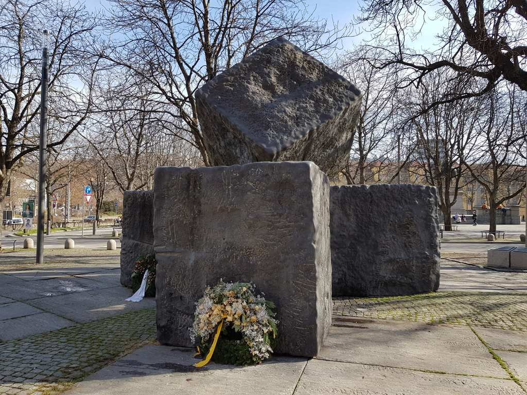 Memorial to the Victims of National Socialism, Stuttgart – Hiking & Cycling Routes