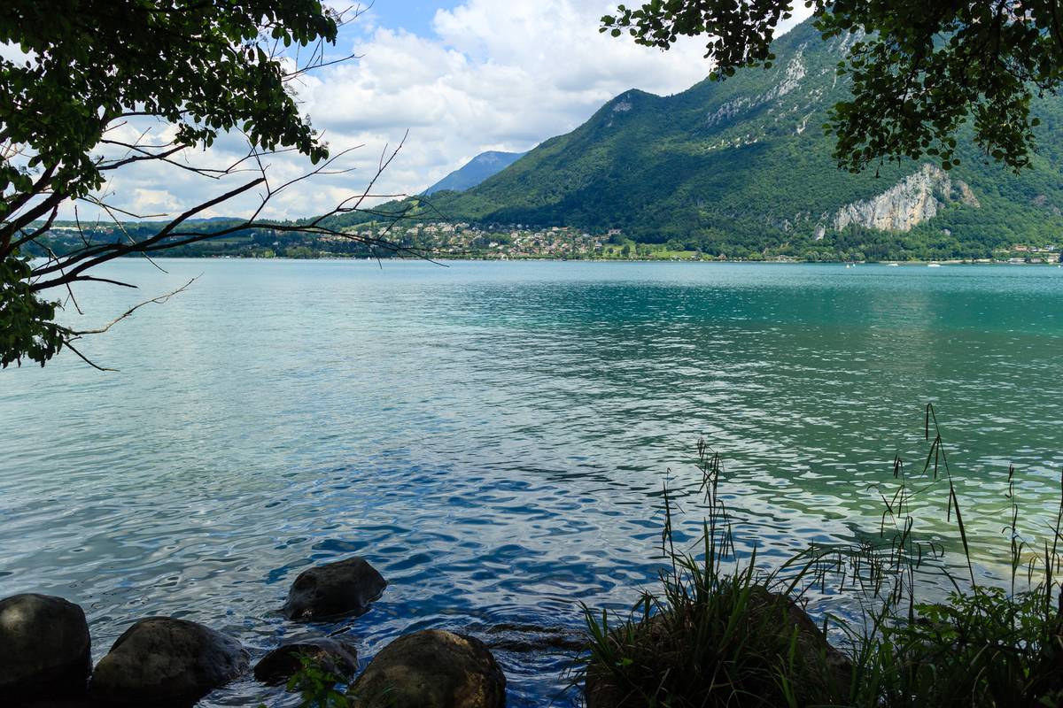 LAC D'ANNECY PAR LES CIMES