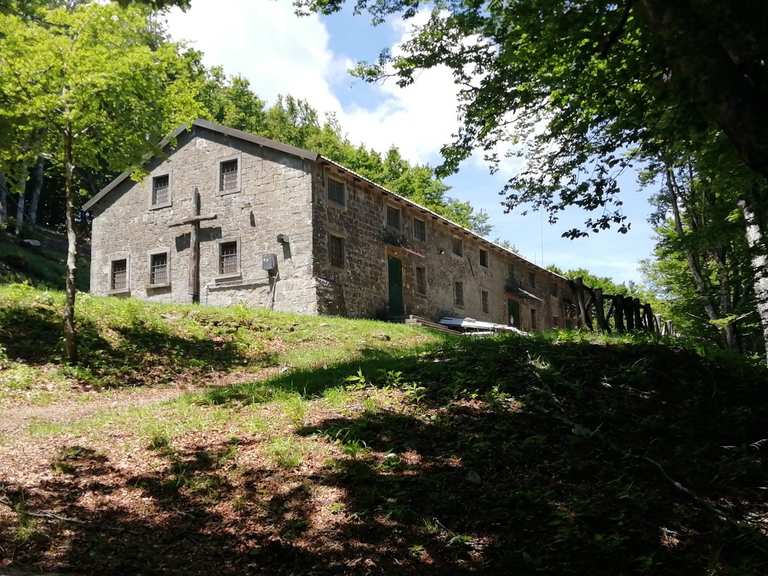 Un trekking per ammirare l'alba dai Prati della burraia: e si finisce con  il brindisi di Natale