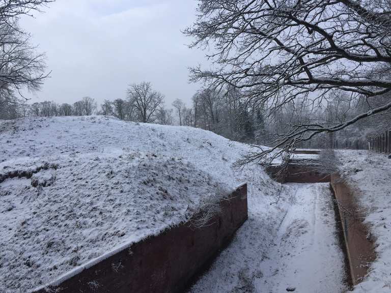 Bank an der Blau - Blick auf Schloss Klingenstein Runde ...