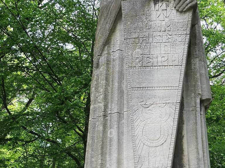 Denkmal des Generalfeldmarschall Alfred von Waldersee Wanderungen und