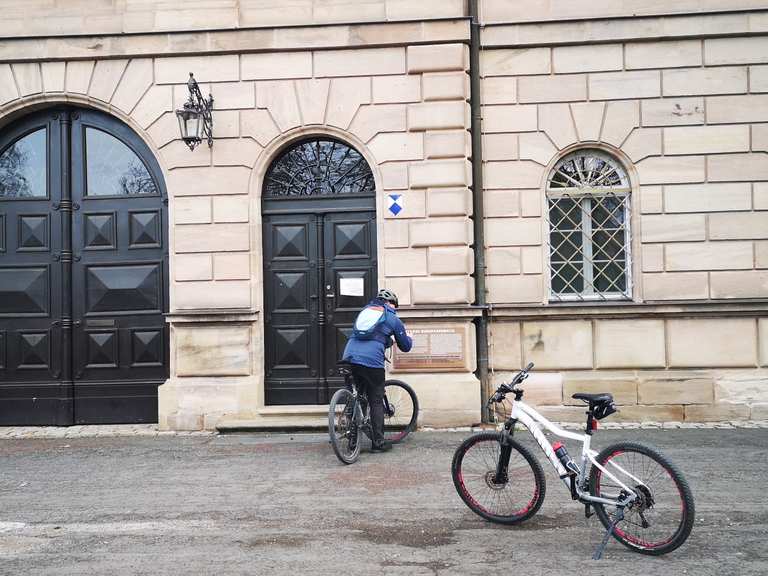 Schloss Burgfarrnbach Radtouren und Radwege komoot