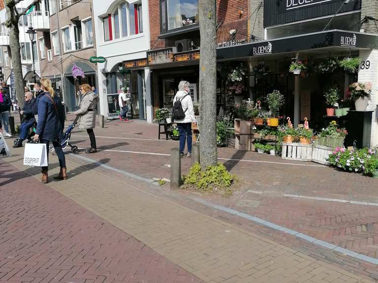 Wekelijkse markt in Schagen NordHolland, Niederlande Radtouren
