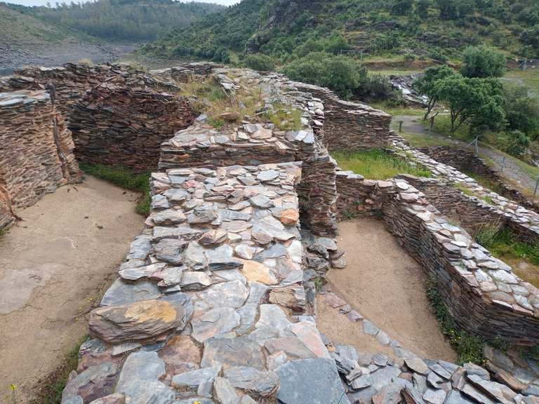 Yacimiento de Peñalosa Wanderungen und Rundwege komoot