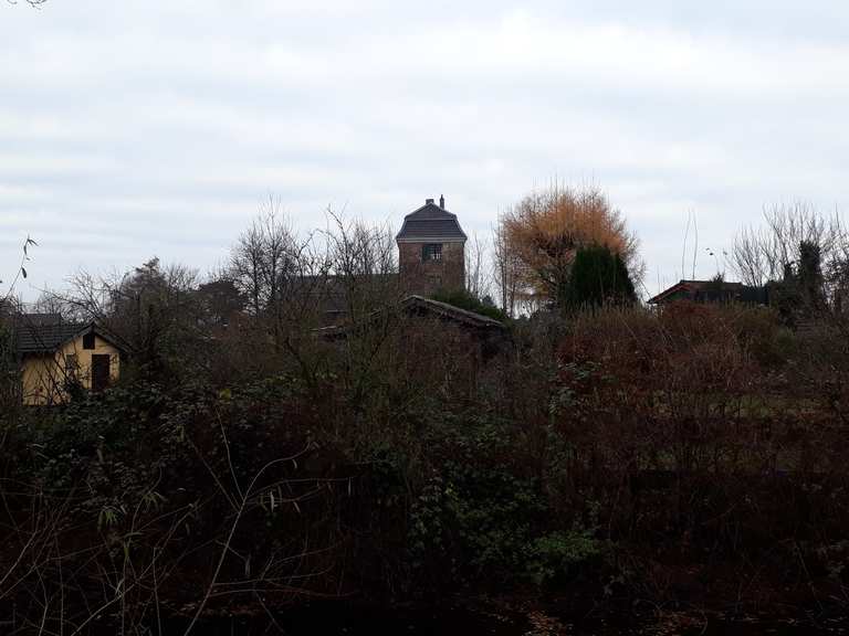 Blick auf den Issumer Turm, Krefeld Linn: Wanderungen und Rundwege | komoot