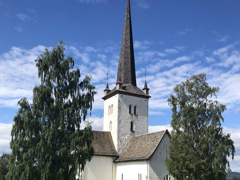 Ringsaker kirke with pilgrimage room: Wanderungen und Rundwege | komoot