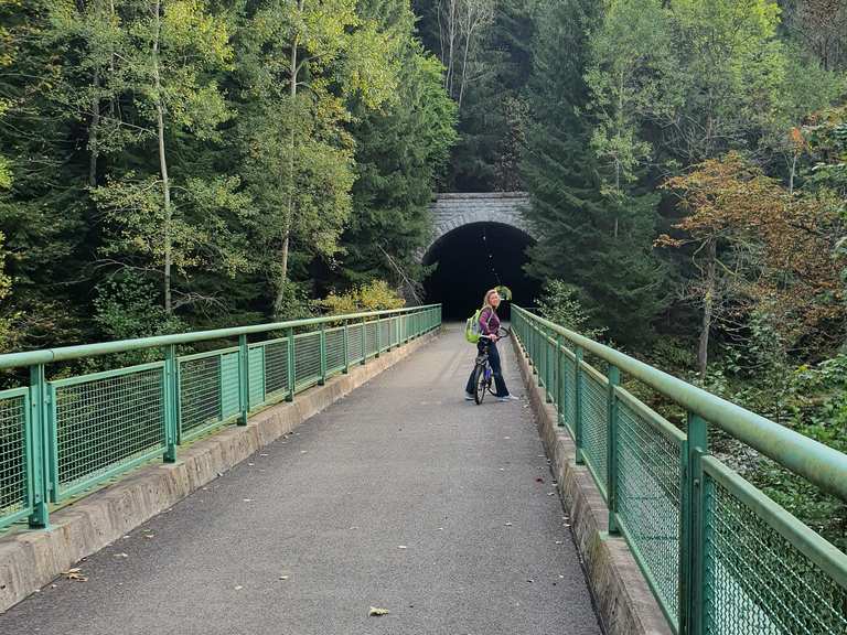 Radweg durch alten Bahntunnel : Radtouren und Radwege | komoot