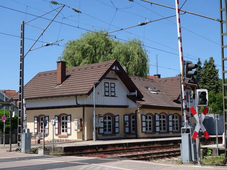 Rathaus von KönigsbachStein Skulpturenweg Pfinztal Runde von