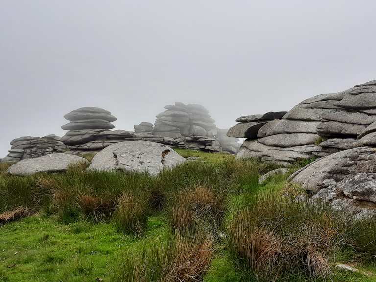 Goldiggins Quarry Routes for Walking and Hiking