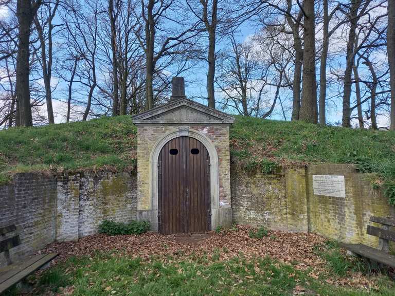 Graftombe van baron Charles Coppens Wanderungen und Rundwege komoot