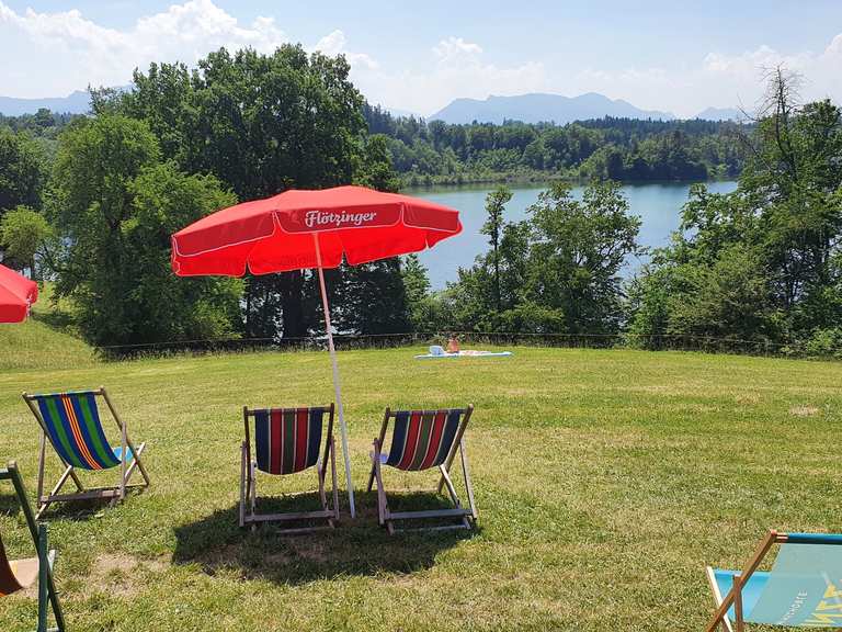 breitbrunn am chiemsee mit fahrrad am strandbad