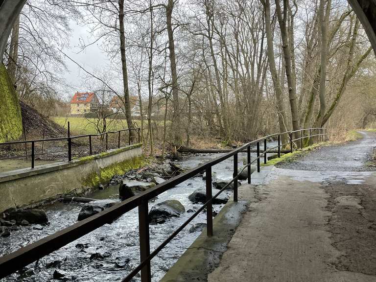 Alte Eisenbahnbrücke Unterführung Wanderungen und Rundwege komoot