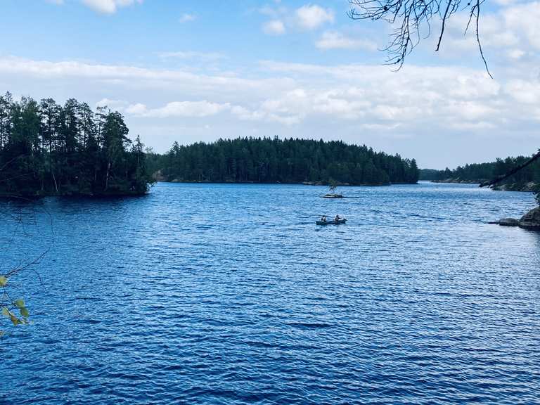 Barbecue and Picnic Area on Rocky Island, Lake Pukala – Hikes & How to ...