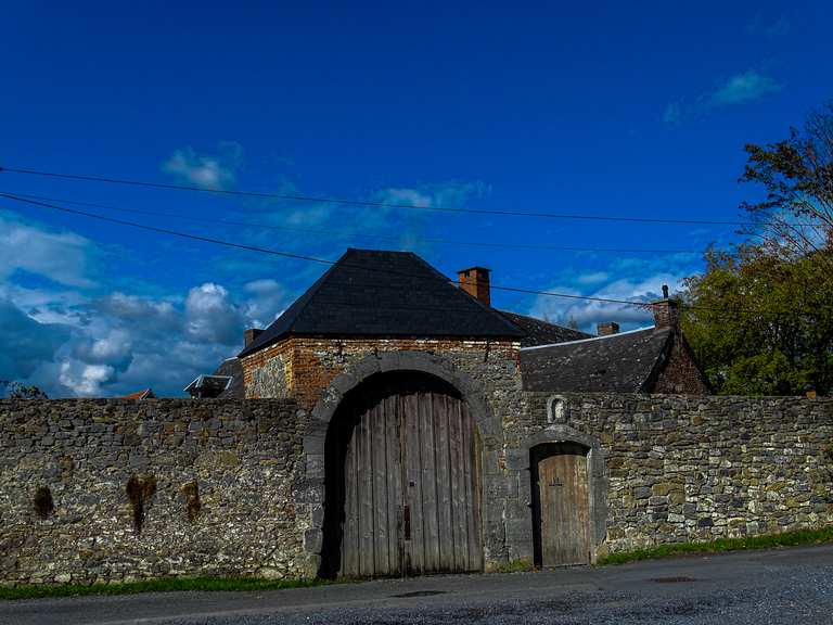 Château de Gussignies Wanderungen und Rundwege komoot