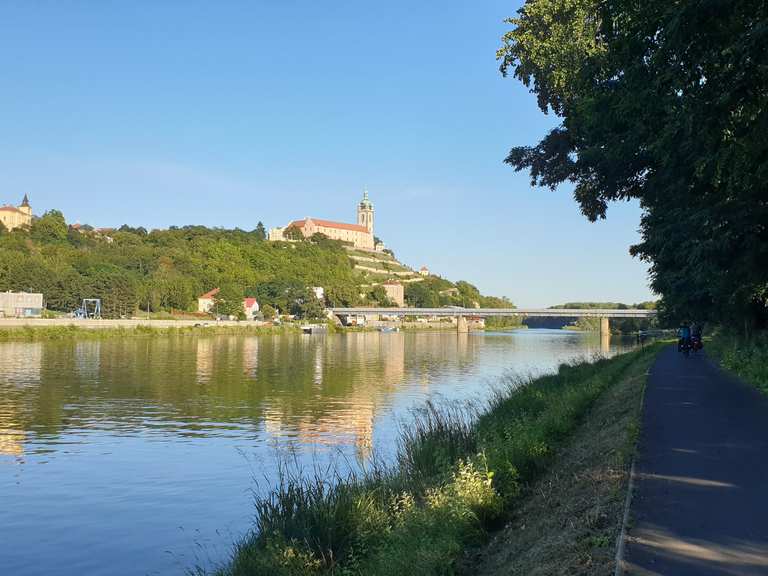 Blick zum Schloss Melnik : Radtouren und Radwege | komoot