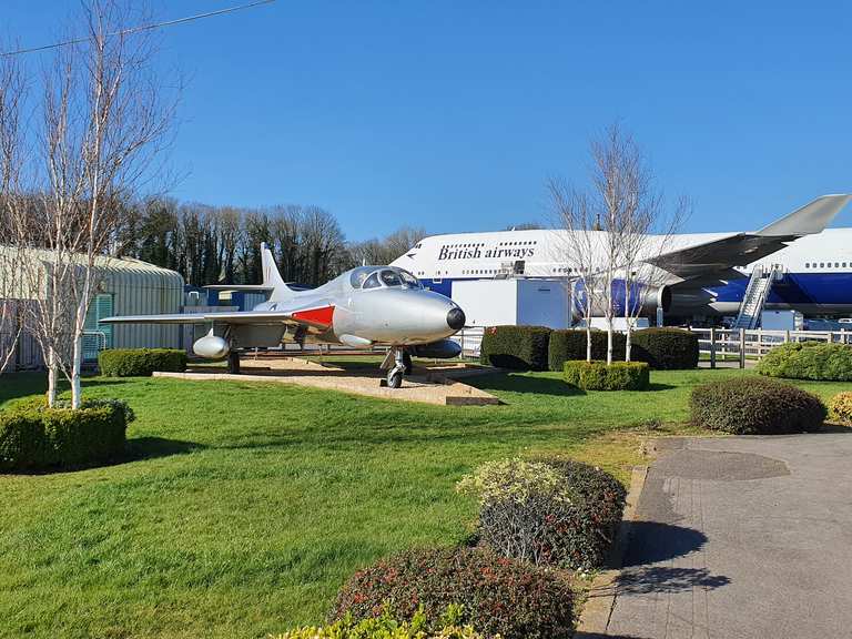 AV8 Cafe Cotswold Airport Rennradfahren und Rennradtouren komoot