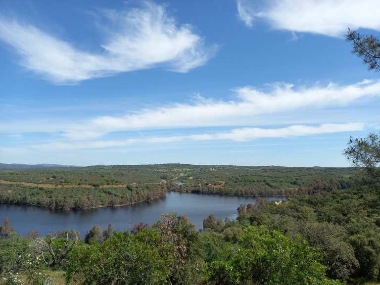 La Roca de la Sierra vanaf Aliseda rondleiding door de Sierra de San