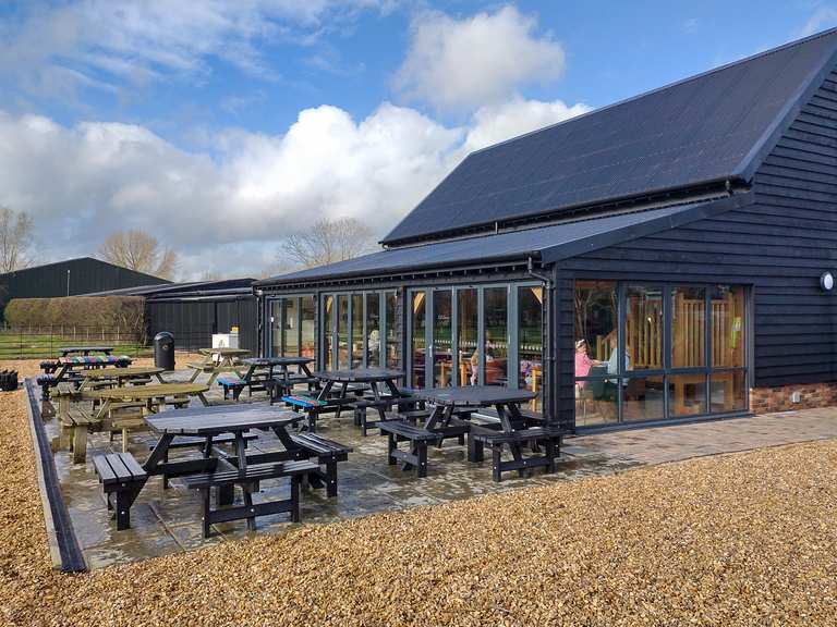 P E Mead Cafe Wilstone Road Cycle Routes and Map Komoot