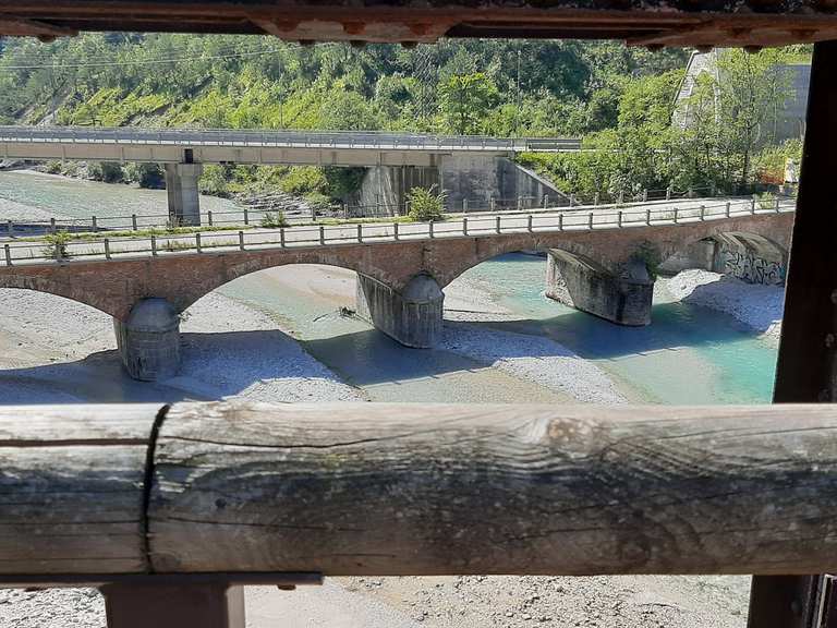 Radweg auf der Pontebbana-Bahnstrecke an der Ponte Peraria : Radtouren ...