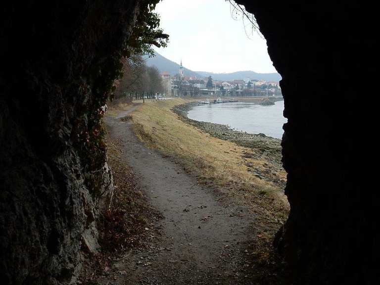 Ruine Röthelstein Hainburger Au loop from Hainburg an der Donau