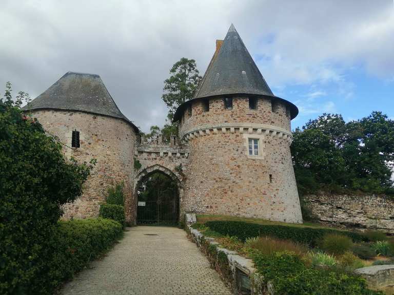 Porte du château de Champtoceaux Radtouren und Radwege komoot