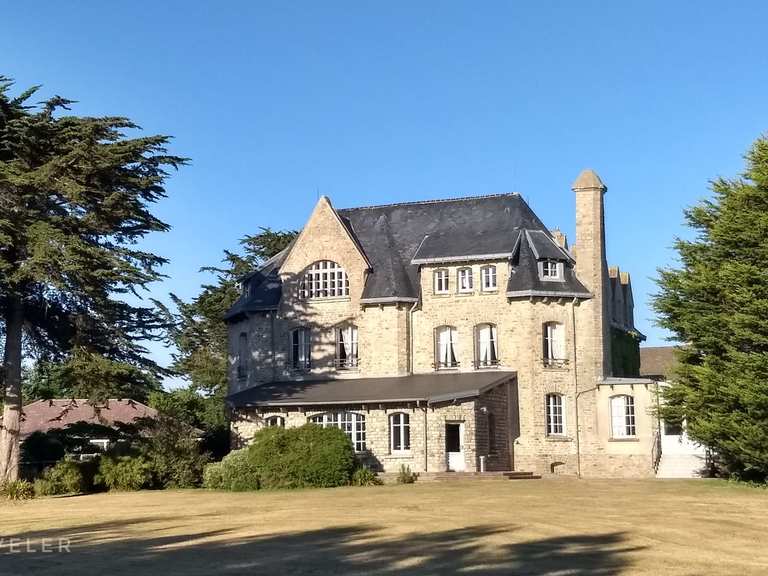 Château de Surville Radtouren und Radwege komoot
