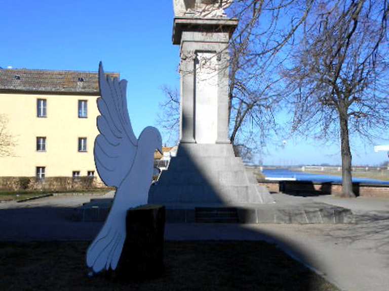 Denkmal der Begegnung Wanderungen und Rundwege komoot