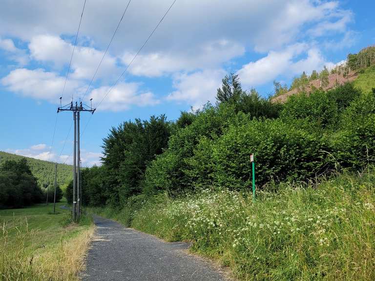 Zwei Teiche am Fuß des Berges MountainbikeTouren und Trails komoot