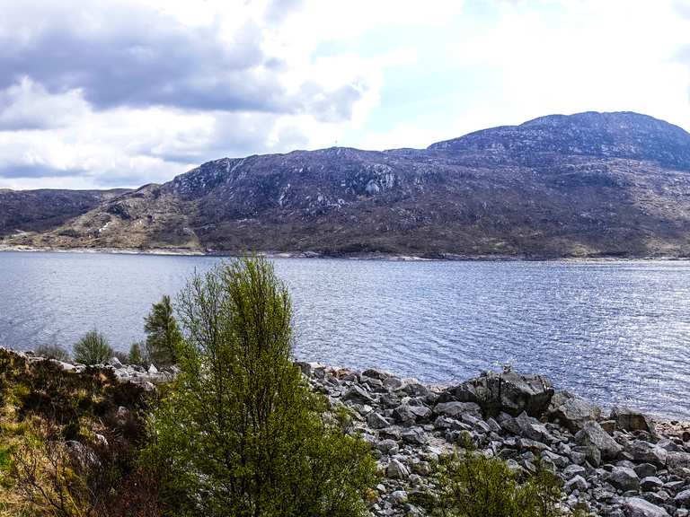 Blick auf den Loch Cluanie: Wanderungen und Rundwege | komoot