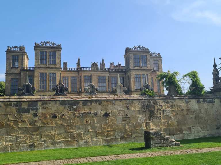 Chatsworth House & Hardwick Hall loop from Chesterfield — Peak District ...