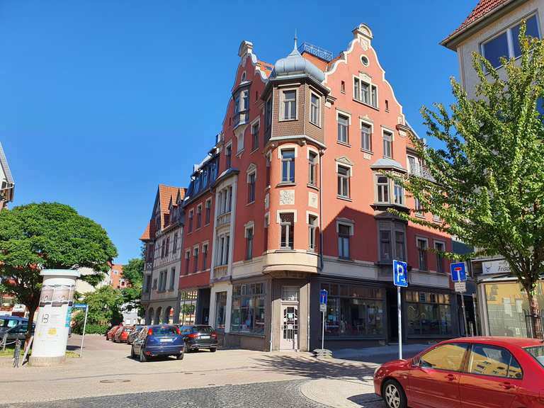 Innungshalle mit Glockenspiel in Gotha Routes for Walking and Hiking