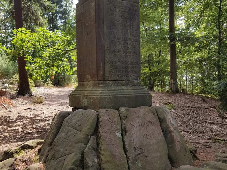 Heldenstein (PfauDenkmal; Schlacht am 13.07.1794) Wanderungen und
