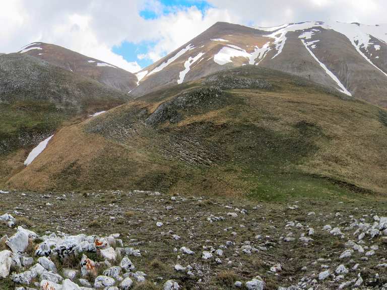 from-castelluccio-to-monte-abbuzzago-ring-tour-hike-komoot