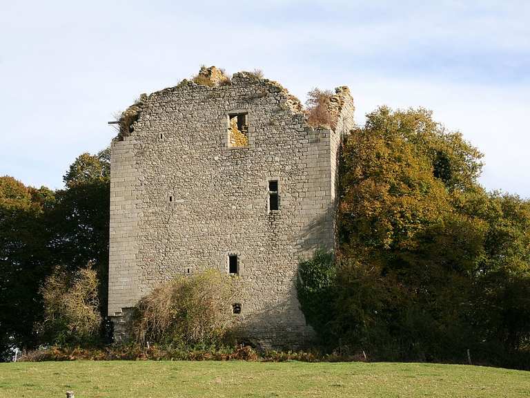 Étang de la Grande Cazine et Donjon de Chamborand boucle autour de la