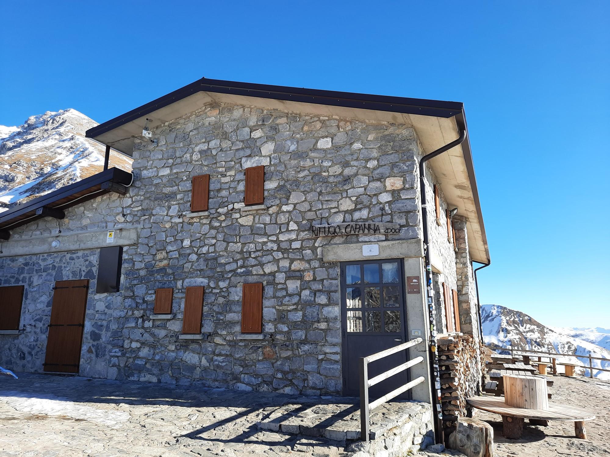 Rifugio Capanna 2000 (con Panorama) : Percorsi Escursionistici E ...